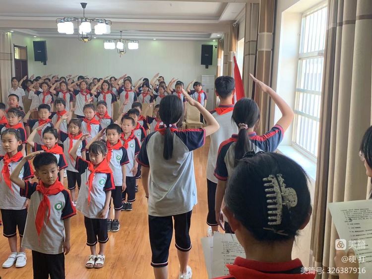今天入队仪式对于刚入队的孩子来.jpeg