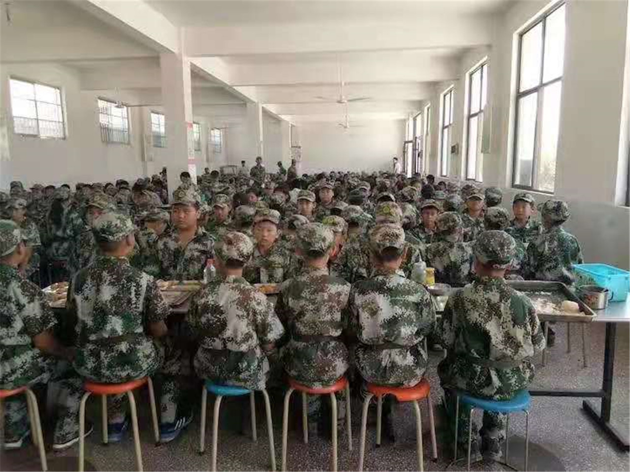 学生军训