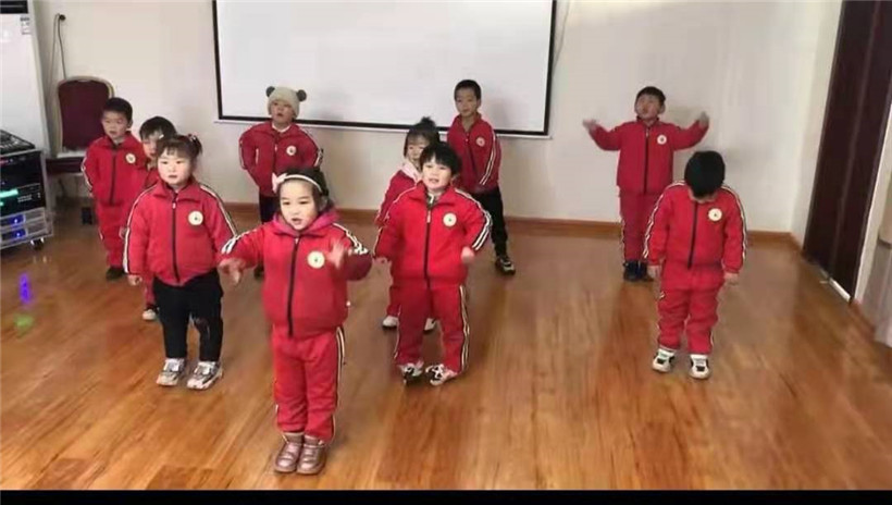 幼儿园小朋友舞蹈
